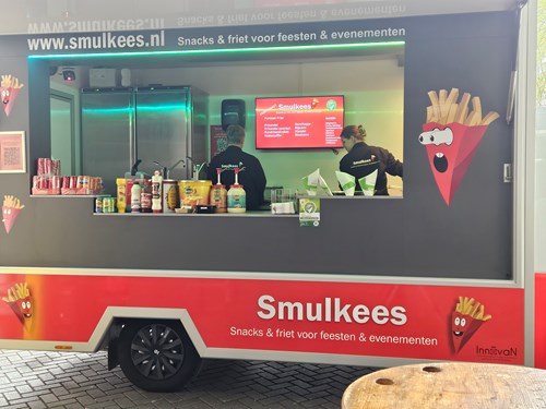 frietwagen in gebruik